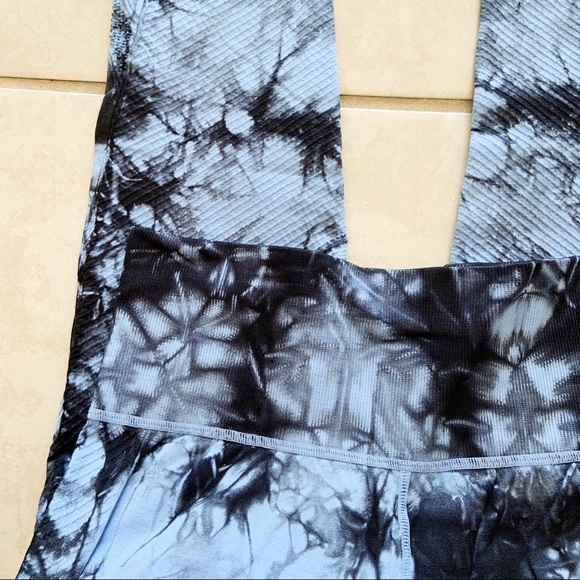 NWOT soulcycle Downtown Tie Dye Seamless Legging - Picture 5 of 8